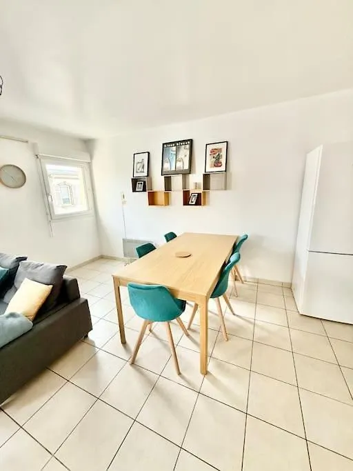 Appartement Deux Chambres Brest Centre Proche Tram 0*,