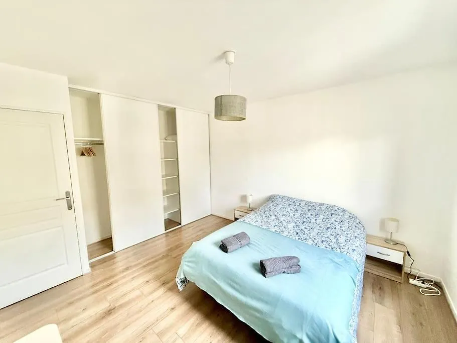 Appartement Deux Chambres Brest Centre Proche Tram 0*,  France