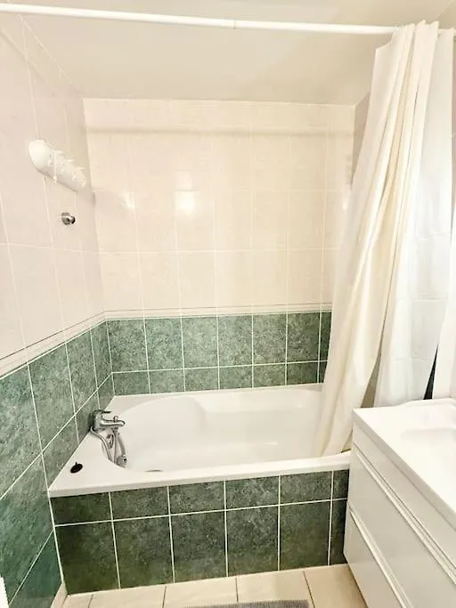 Appartement Deux Chambres Brest Centre Proche Tram Apartment