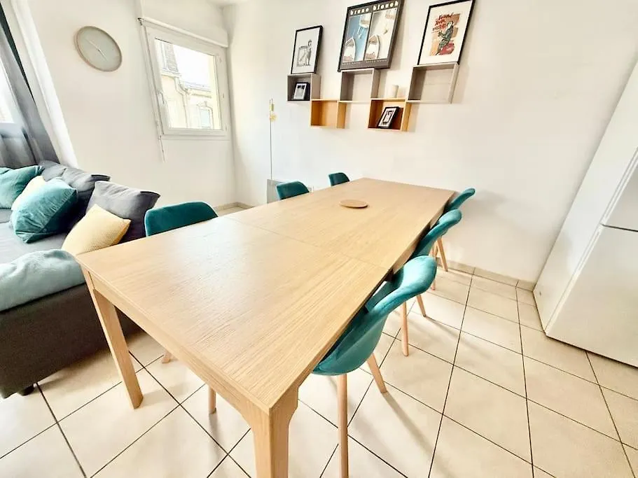 Appartement Deux Chambres Brest Centre Proche Tram 0*,